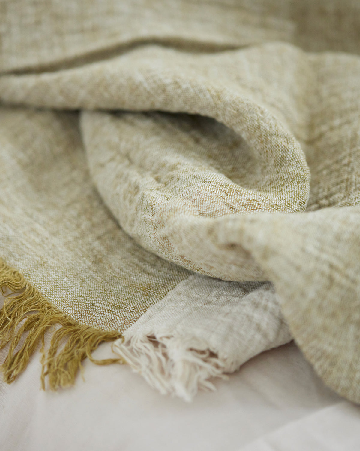 Discover a whole new layer of kid's bedroom styling with these extra soft textured Avenue Block Throws.   One of the most versatile items to layer on kids' beds to offer you a finished look. Sumptuously made in a 100% pure linen double weave, generously sized and finished with a fringed hem detail.  