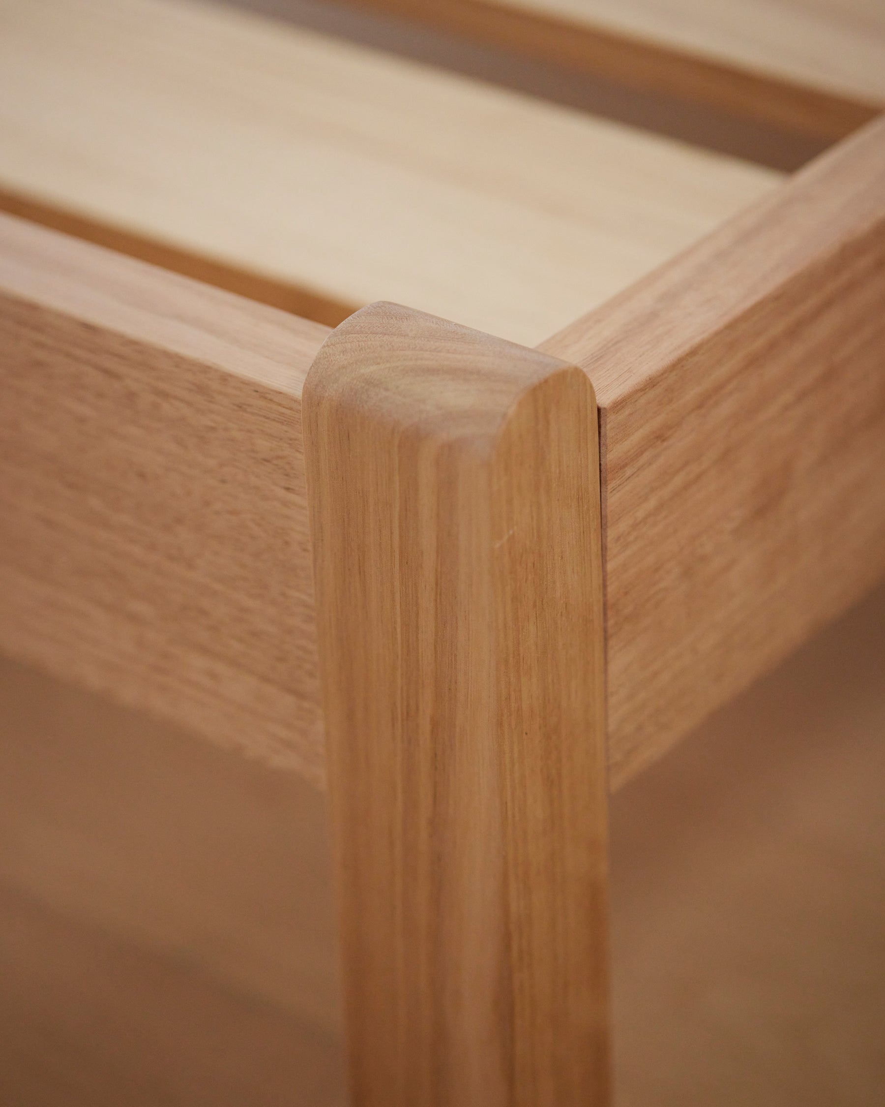RIPPLE OAK TIMBER BED