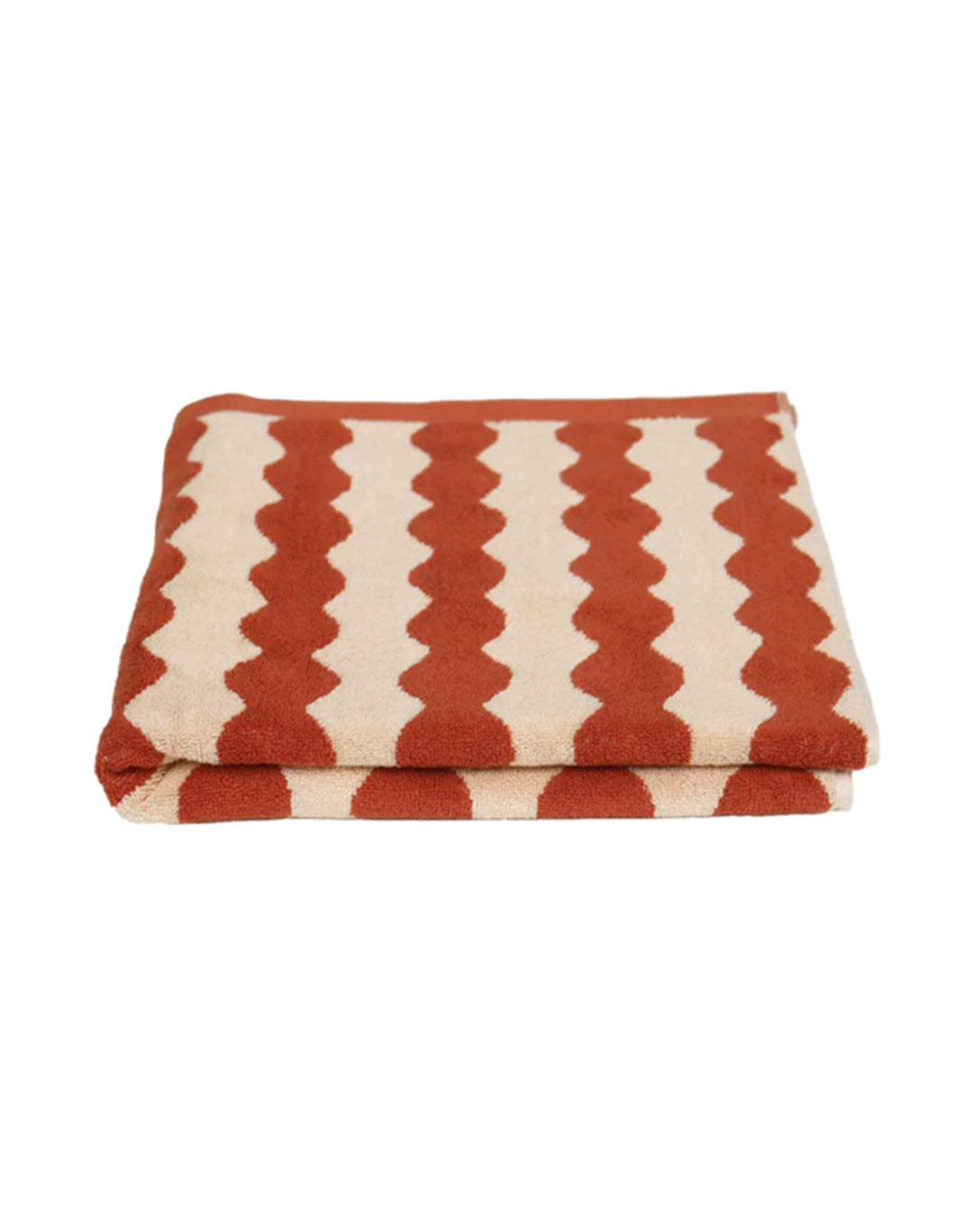 The Wiggle bath towel is the perfect print to bring a fun vibe to your bathroom. This graphic print in rust and peach suits your kids energy levels at bath time. Meticulously crafted for luxury, these ultra-plush towels are made from 100% organic cotton for the dreamiest feel against your kids delicate skin.