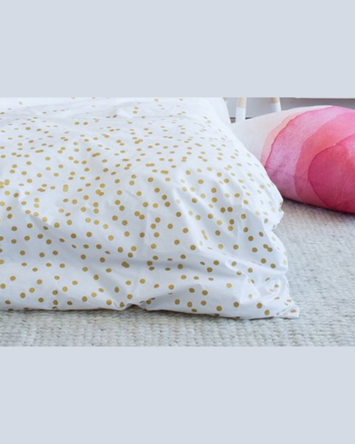 Double sprinkle sprinkle fitted sheet in gold. Freshen up your kid's bedroom by adding a gorgeous gold Sprinkle Sprinkle fitted sheet to your child's bed. Featuring polka dots both front and back. 100% organic cotton and machine washable.  Size: Double