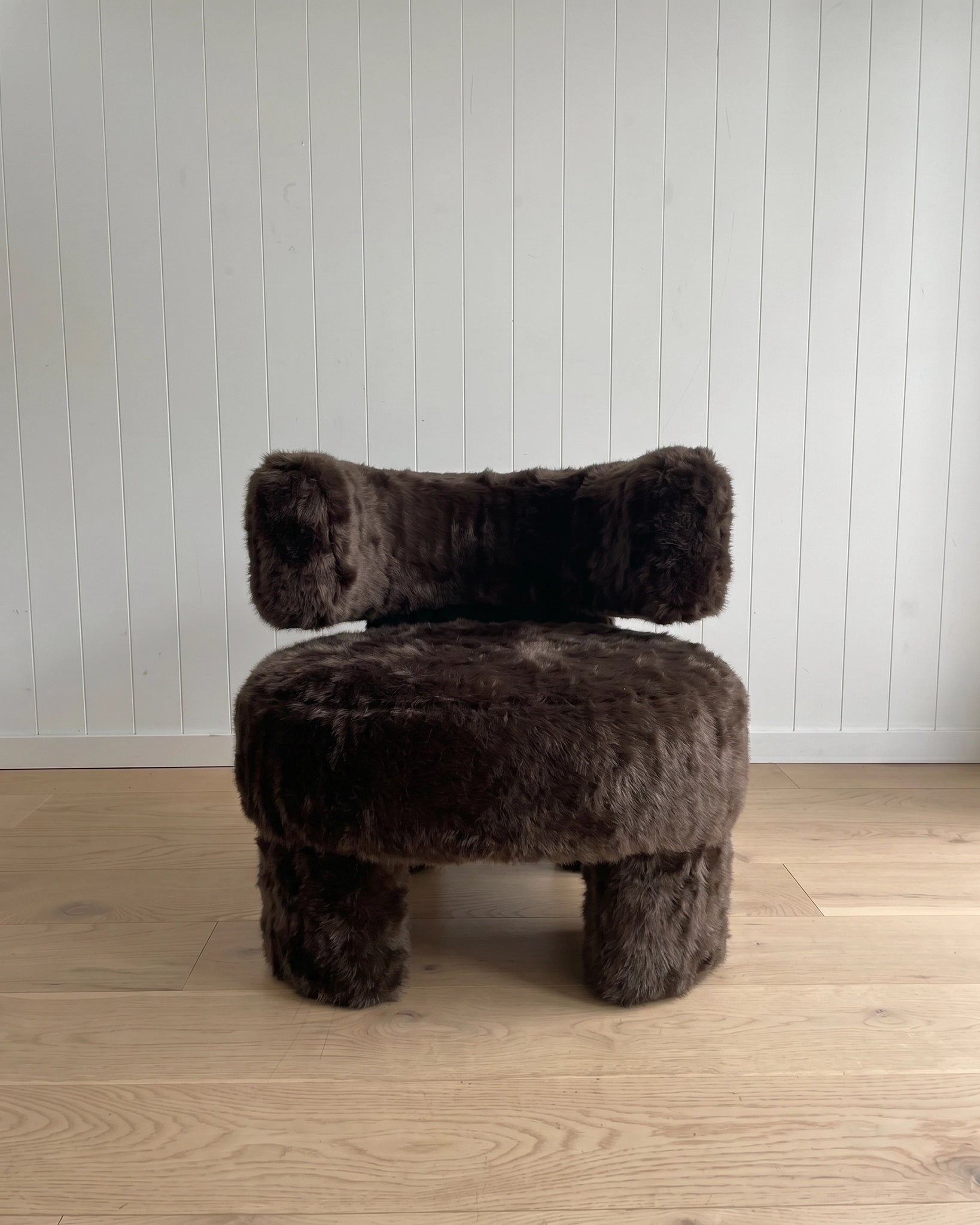 HARE CHAIR