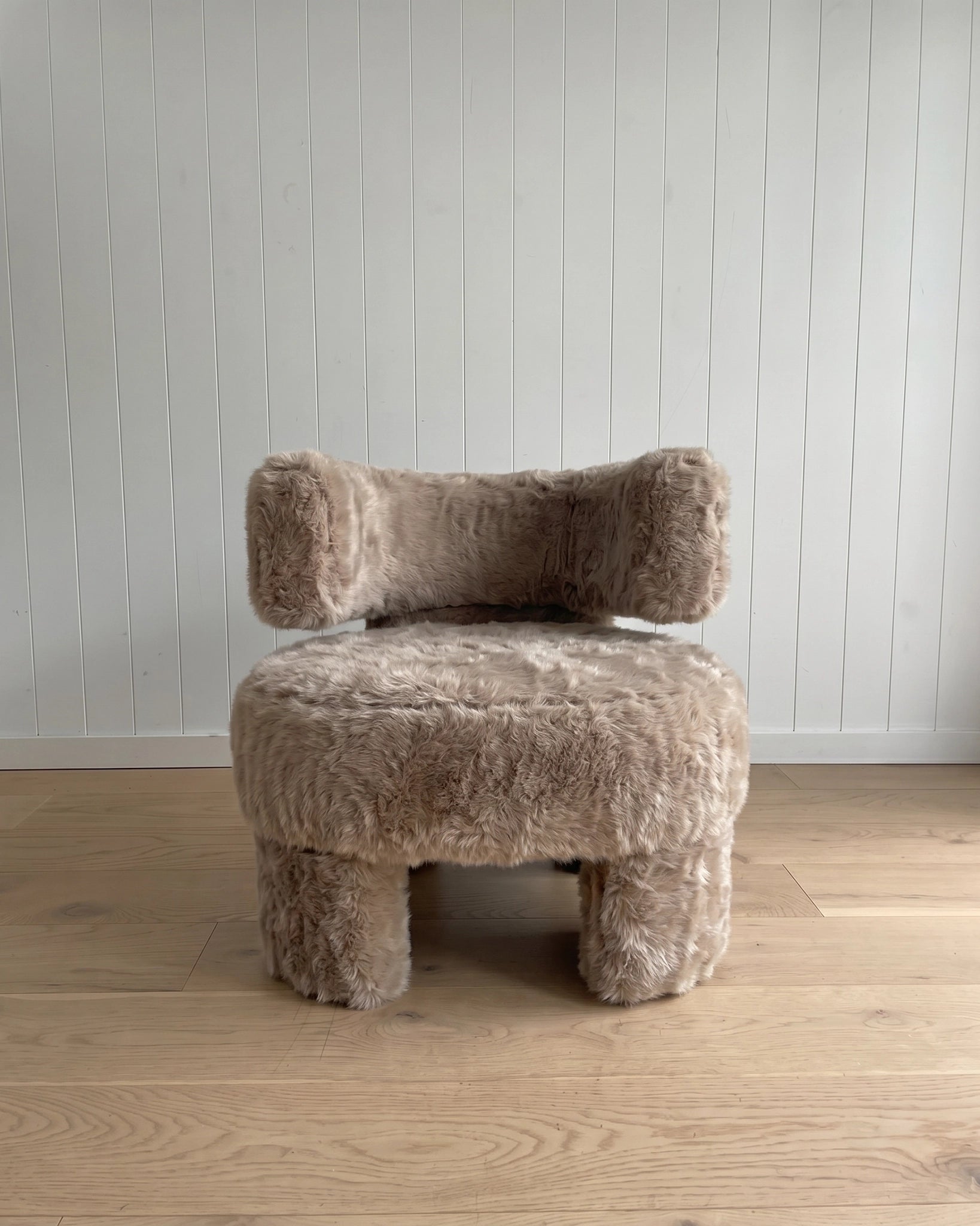 HARE CHAIR