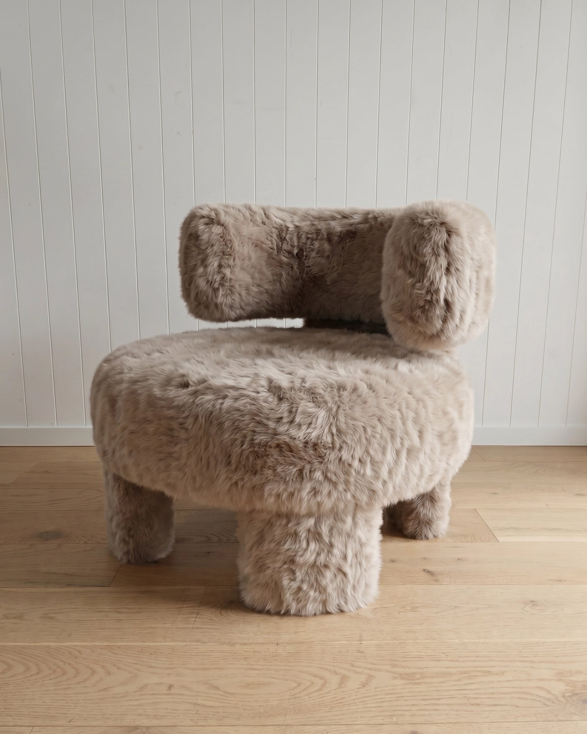 HARE CHAIR