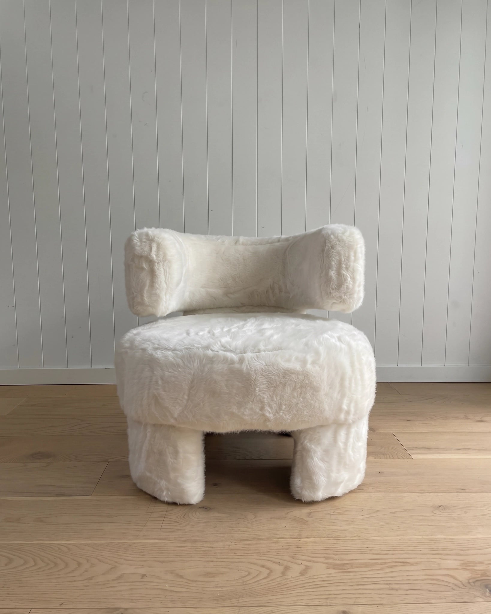 HARE CHAIR
