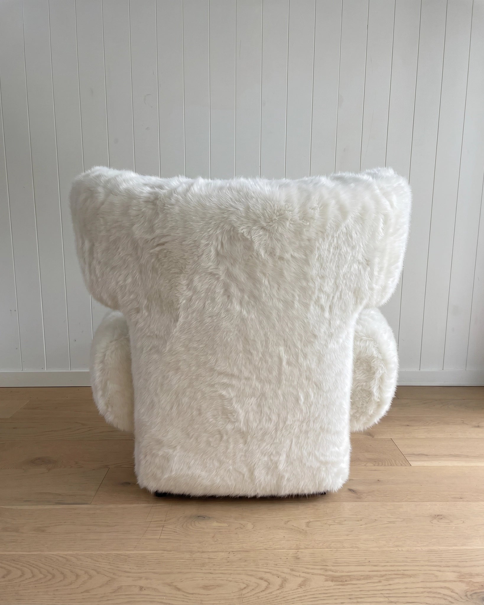 HARE CHAIR