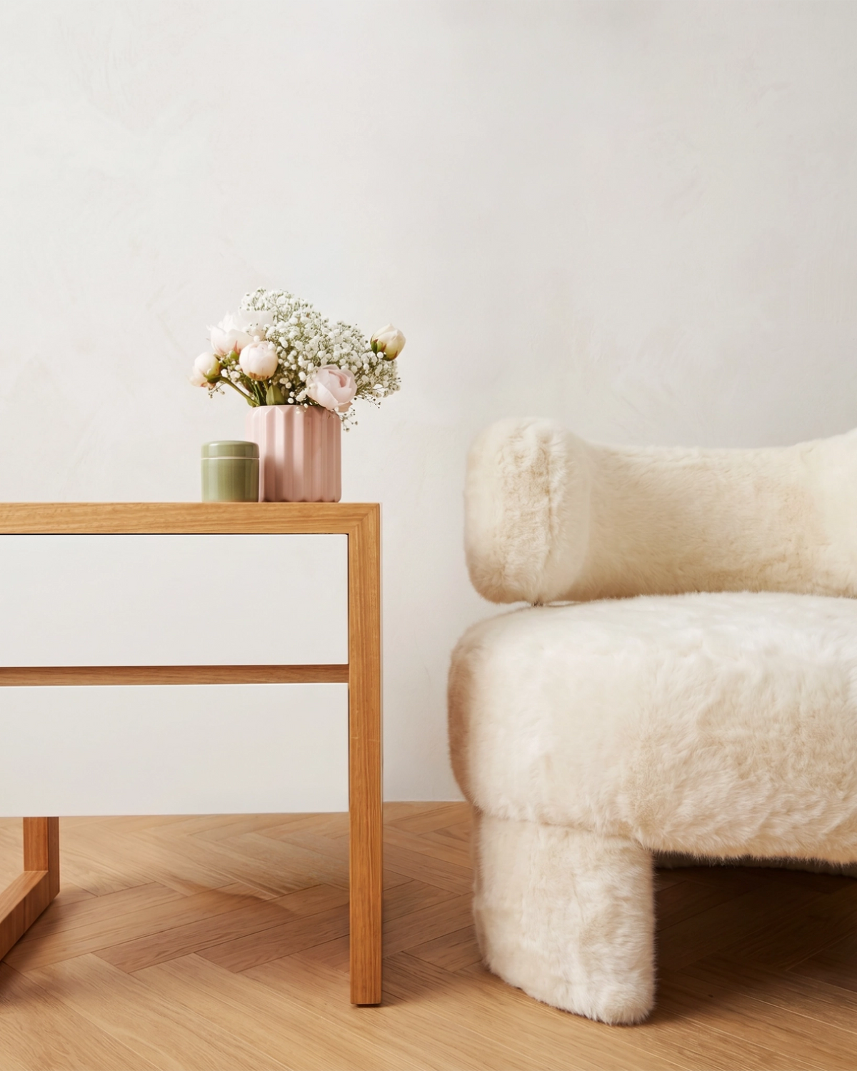 HARE CHAIR