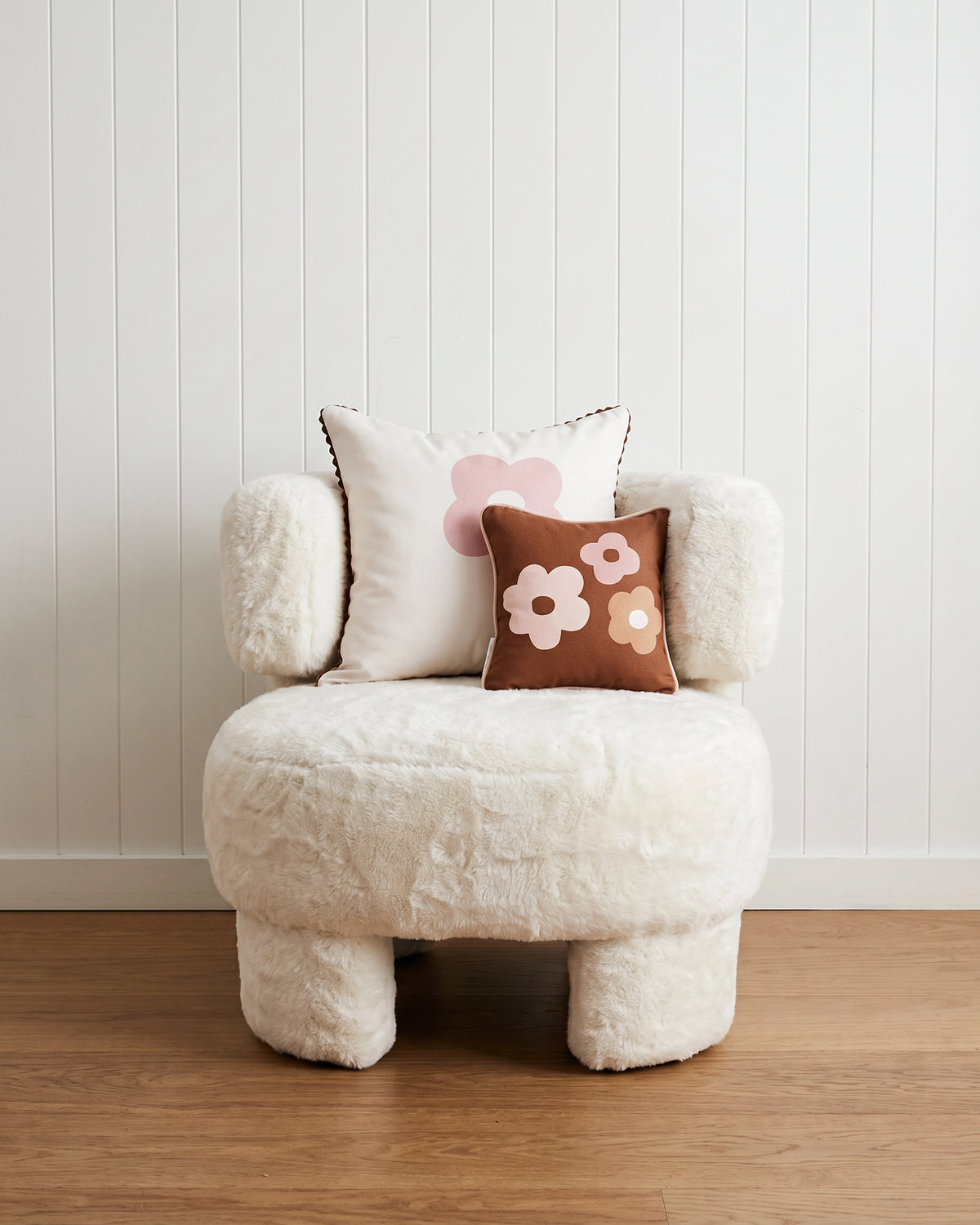 HARE CHAIR