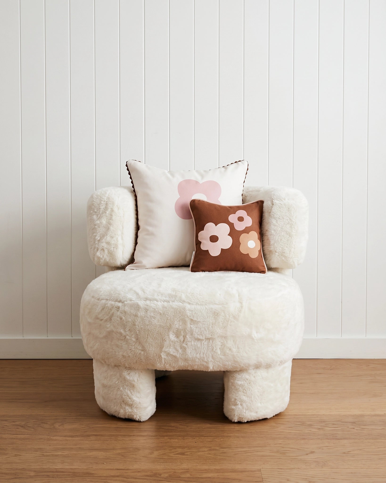 HARE CHAIR