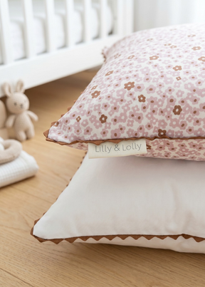 DAISY MEADOW CUSHION