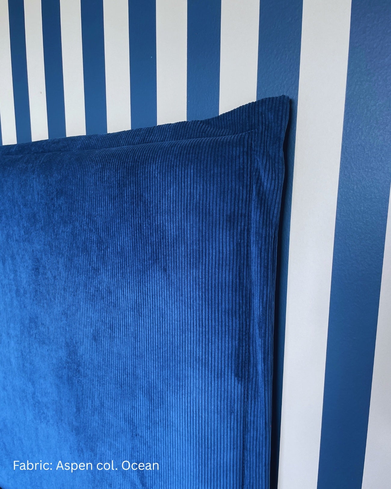 NOA UPHOLSTERED BED
