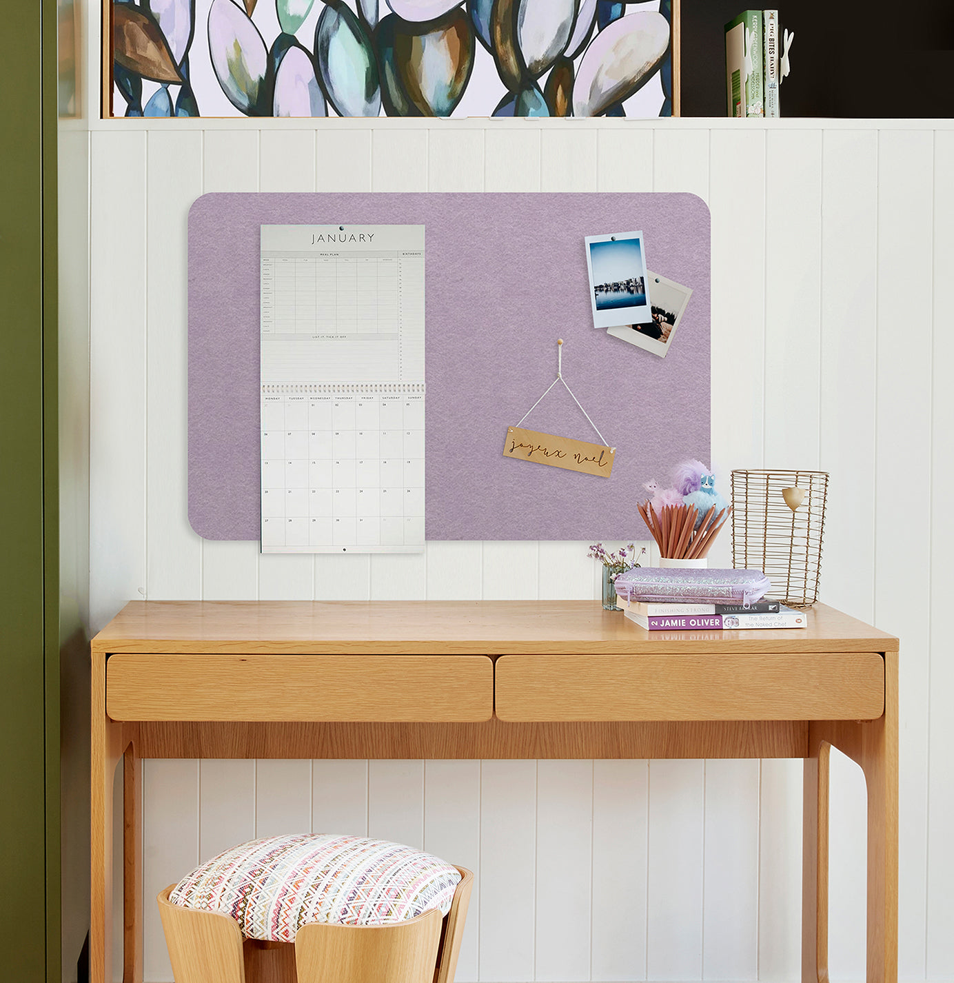 A sleek and minimalist curved rectangle pin board, perfect for stylish organisation in children's bedrooms, workspaces, and study areas.