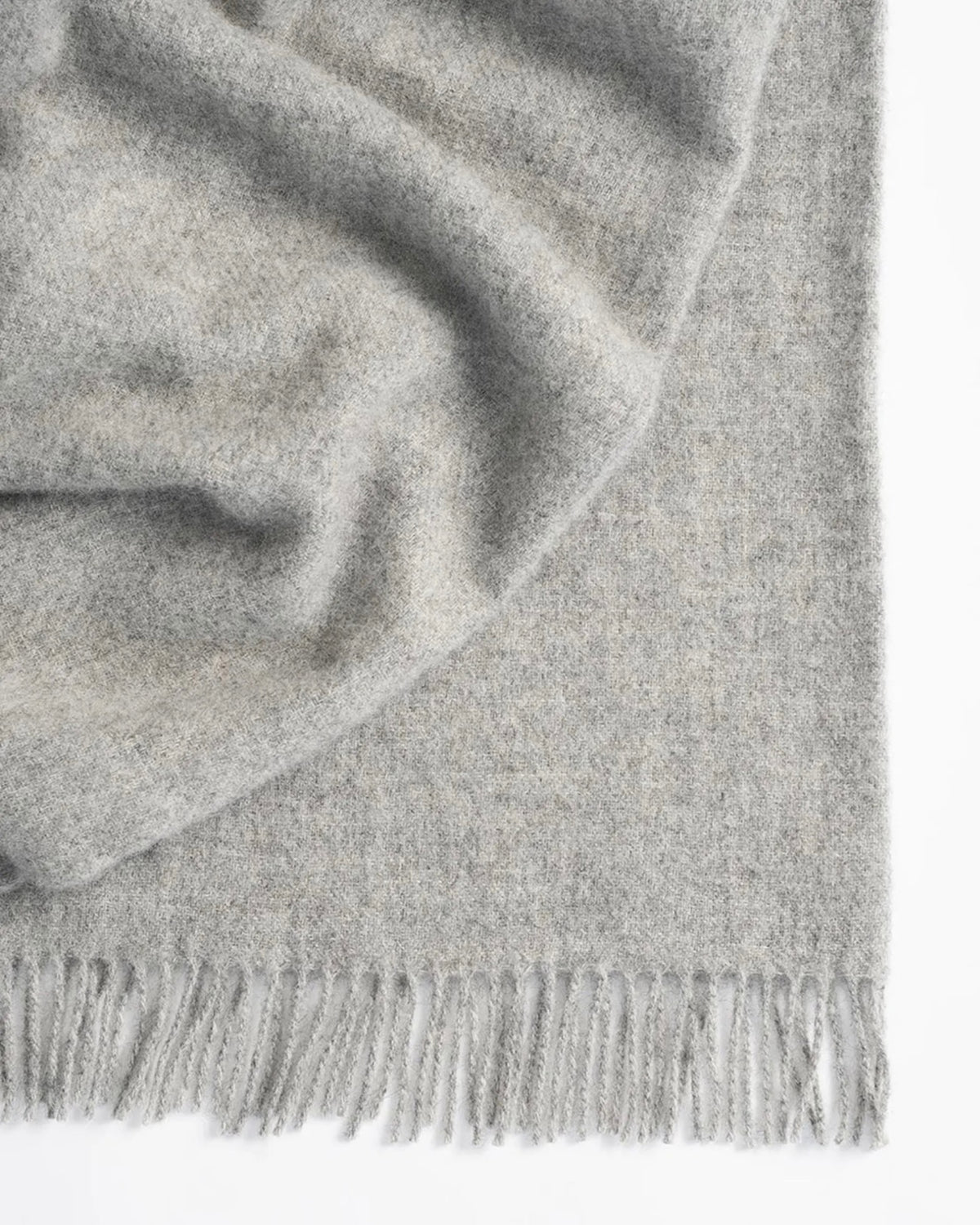 NEVIS WOOLLEN THROW