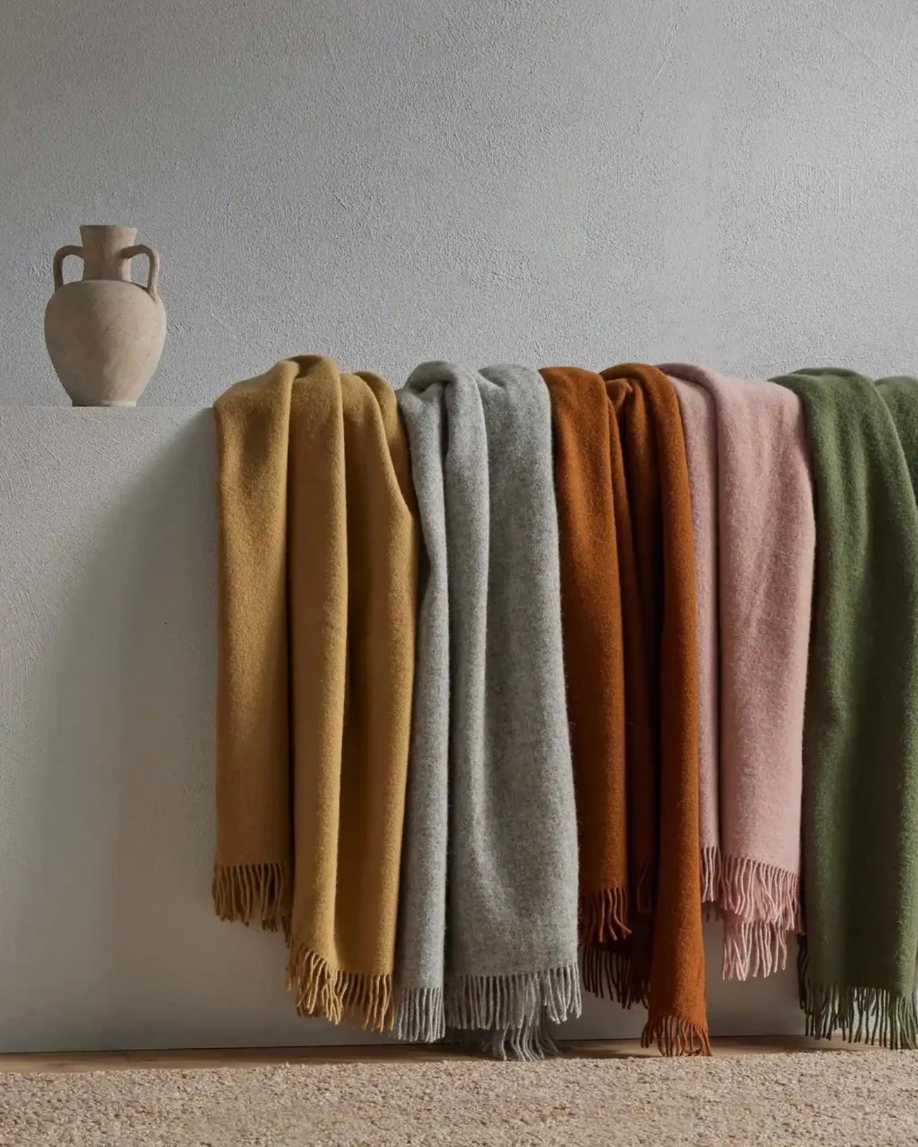 NEVIS WOOLLEN THROW