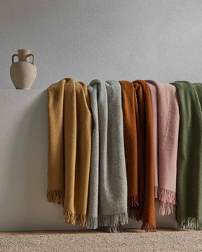 NEVIS WOOLLEN THROW