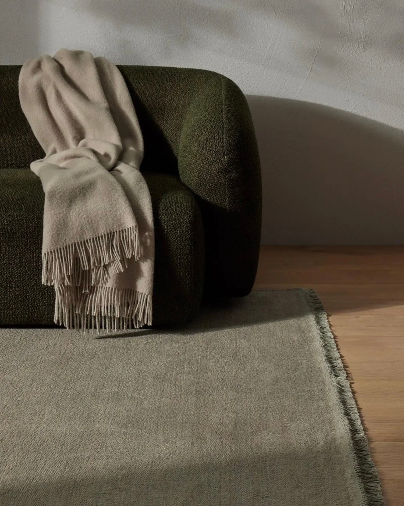 NEVIS WOOLLEN THROW