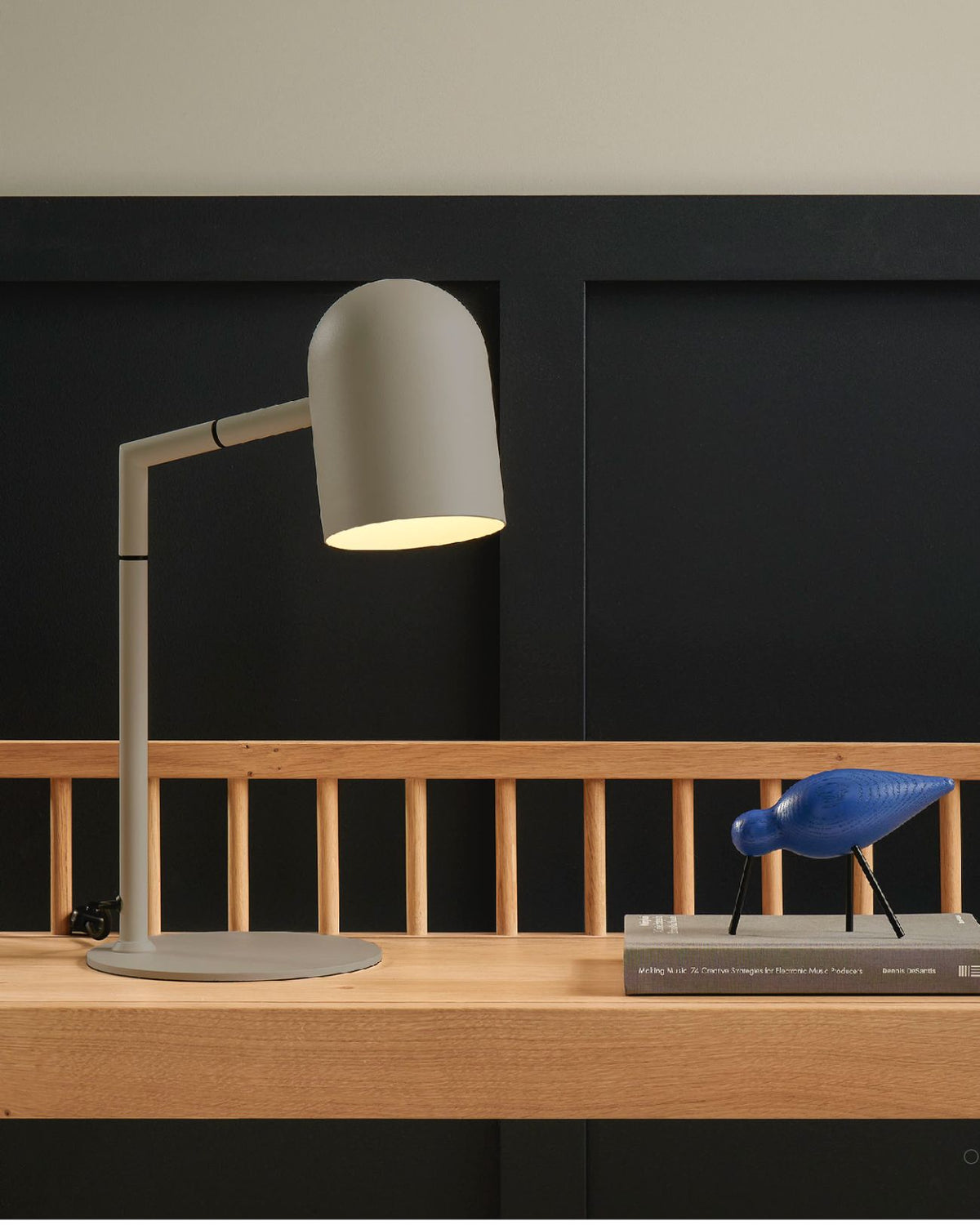 PIA DESK LAMP | BONE