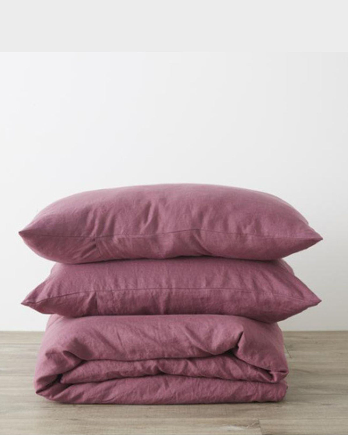 Plum duvet Cover Set. Kid's Linen Duvet Cover Set is made from 100% linen woven from European flax, pre-washed for softness and durability. Sustainable, linen fabric is produced from eco-friendly flax crops. Breathable, pure linen bedding will be temperate to sleep in, for both hot and cool sleepers. Easy care. 