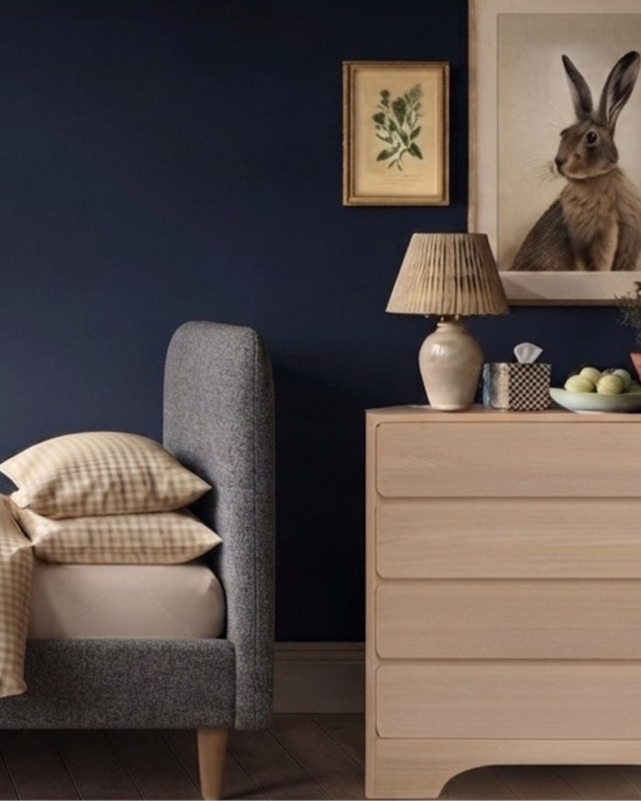 SCOOP UPHOLSTERED BED