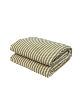 Your kids are going to feel amazing sleeping with the Seersuck Stripe Duvet Set. Made from 100% combed cotton for a soft texture, this Duvet Set features a stripe pattern in a calming palette of pistachio and cream. The subtle seersucker treatment adds a unique touch to this design. The subtle seersucker treatment adds a unique touch to this design.