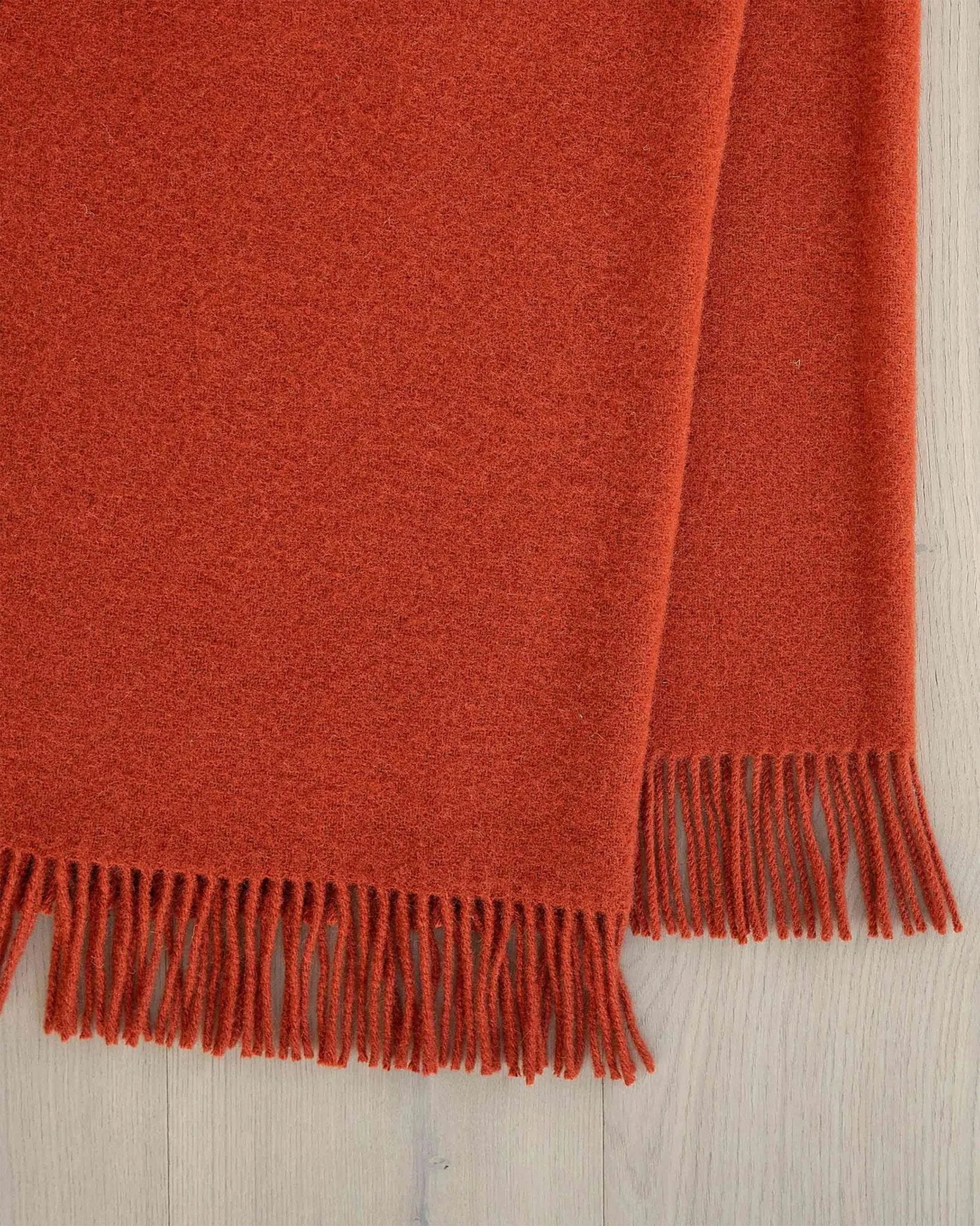 NEVIS WOOLLEN THROW