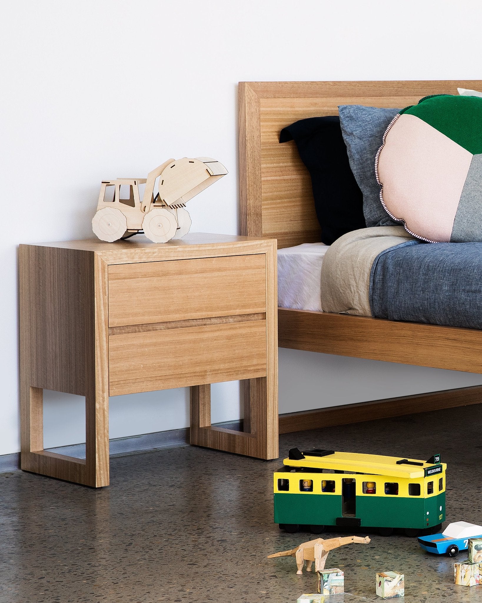 OAK BOX TIMBER BEDSIDE TABLE  |  2 DRAWER