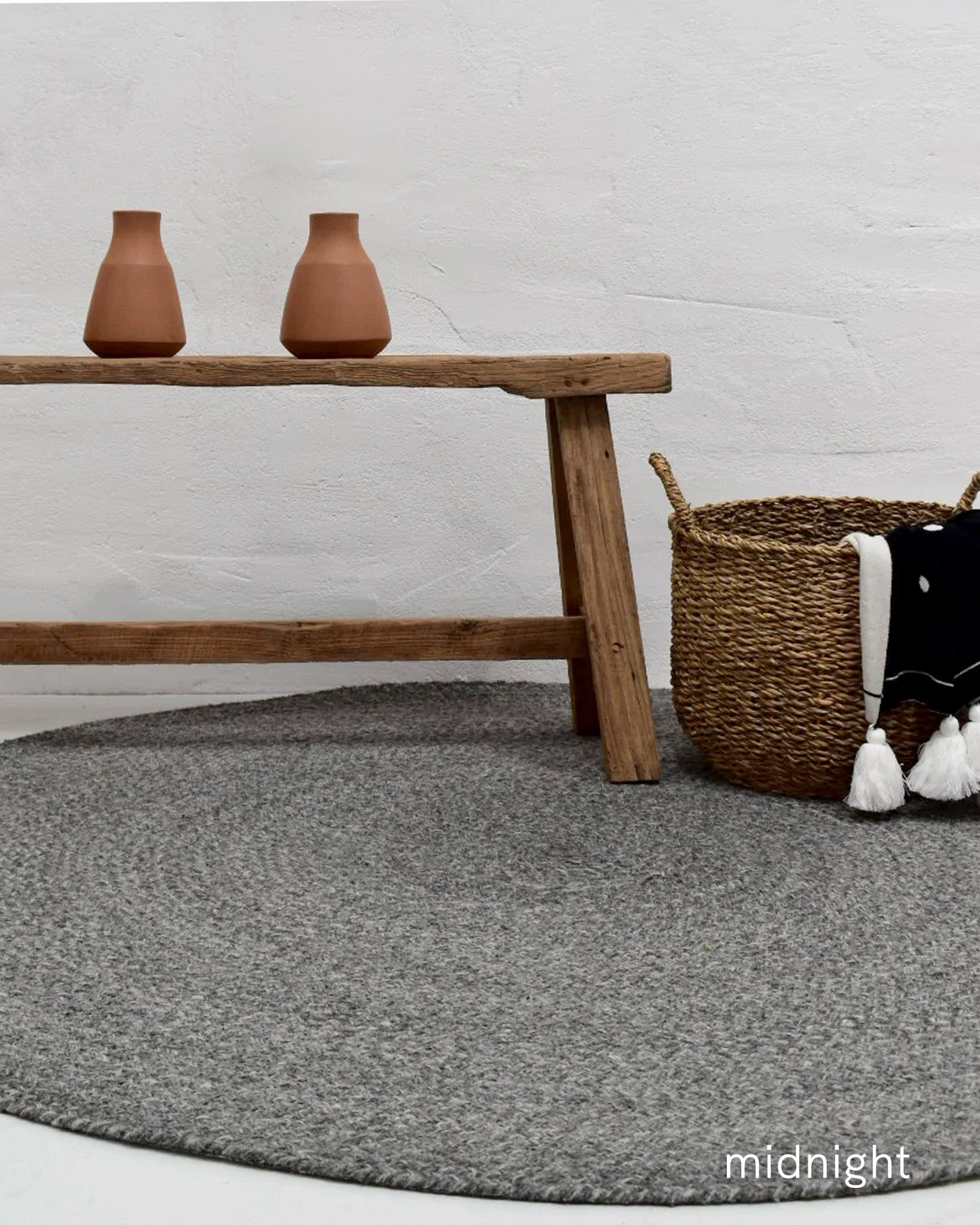 ROUND BRAIDED RUG